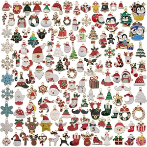 Set de 135 dijes navideños esmaltados con Papá Noel y renos para creación de joyas DIY