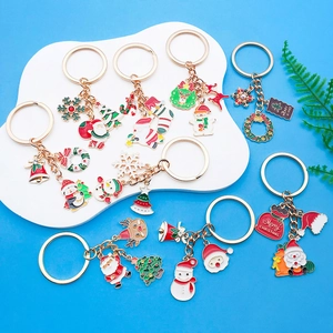 Lot de porte-clés de Noël en émail avec figurines de Père Noël renne et sapin