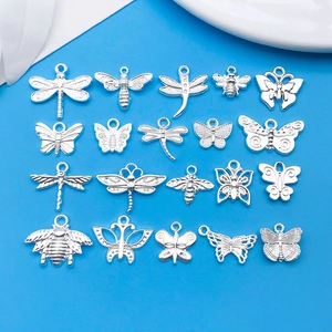 Surtido detallado de colgantes de mariposa y libélula en aleación de plata para joyería