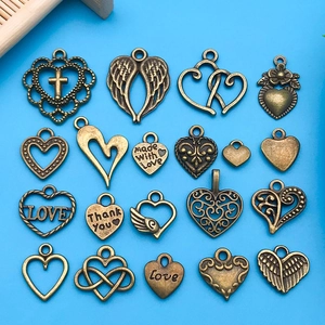 Platliggende vintage bronzen hartvormige hangers voor DIY-sieraden met patronen