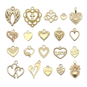 Gouden hartvormige bedels met diverse ontwerpen voor DIY sieraden maken accessoires