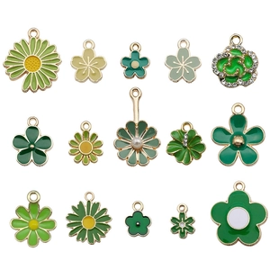 Lot de breloques fleurs en émail vert avec marguerite et trèfle pour bijoux DIY