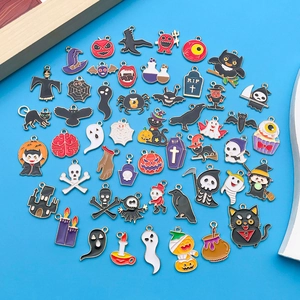 Colgantes de esmalte Halloween con fantasmas, calabazas y murciélagos para joyería casera