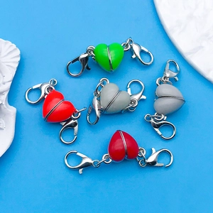 Chiusure magnetiche a cuore luminose con doppi moschettoni per gioielli fai da te