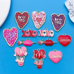 Roze hart en liefdesballon emaille hangers voor Valentijn DIY sieraden maken