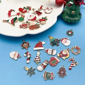 Zinklegering Kerst Bedeltjes Emaille Hangers Kerstman Rendier Sneeuwpop Boom Voor DIY Sieraden Maken Accessoires