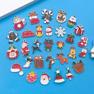 Pack de 30 colgantes navideños de esmalte con Papá Noel y renos para joyería DIY