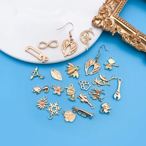 Collection de breloques en alliage de zinc or KC pour la création de bijoux DIY personnalisés