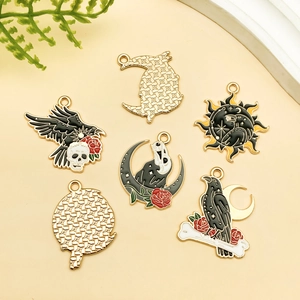 Set de pendentifs Halloween gothiques émail corbeau crâne soleil et lune pour bijoux DIY
