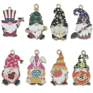 Set van 8 emaille kabouterhangers met feestelijke motieven voor het maken van DIY-sieraden
