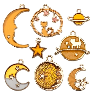 Detalle de 8 dijes celestiales de esmalte y gato para creación de joyas DIY