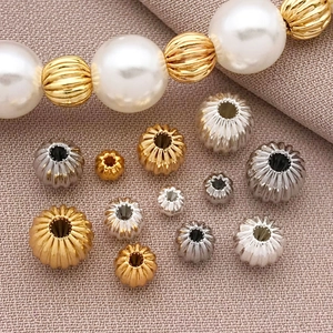 Cuentas de Espaciado de Calabaza de Cobre Chapado en Oro 18K Redondas a Rayas Cuentas Corrugadas Huecas para Joyería DIY