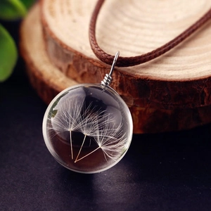 Collar de bola de cristal de diente de león hecho a mano con semilla real en madera