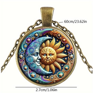 Dettaglio della collana celeste vintage con pendente sole e luna dimensioni 2,7 cm