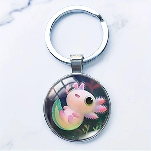 Porte-clés pendentif axolotl mignon avec base en métal argenté et dôme en verre