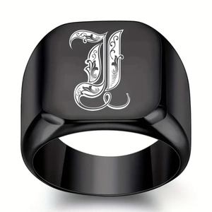 Bague chevalière carrée pour homme en acier inoxydable noir avec gravure lettre J