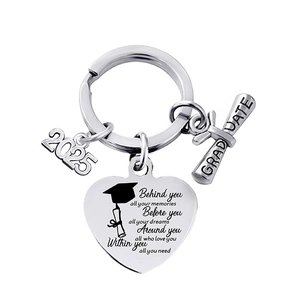 2025 Graduation keychain with silver heart pendant, doctoral cap and inspirational quote