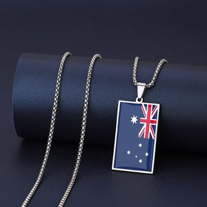 Detailansicht der Australien Flagge Halskette mit Epoxid Anhänger an einer Stahlkette