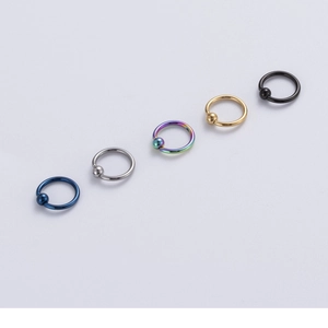 Anelli piercing in acciaio medico 316L in blu, argento, arcobaleno, oro e nero