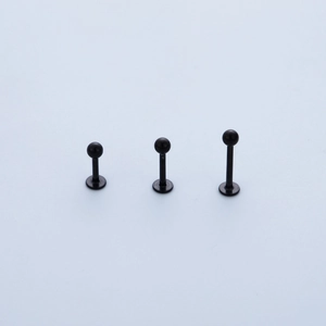 Detailed comparison of three black 316L stainless steel labret studs in various lengths