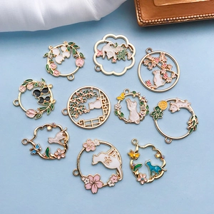 Set mit 10 Emaille-Anhängern aus Goldlegierung, Katze und Blumen für DIY-Schmuckbau
