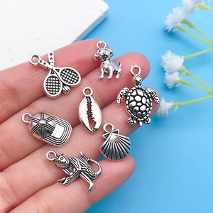 Détail de breloques en alliage d'argent (animaux et sports) pour bijoux DIY