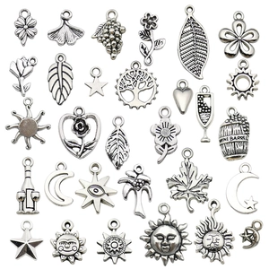 Pendentifs Vintage en Alliage d'Argent Antique Fleurs Feuilles Soleil Lune Étoiles Coeur Charms pour Fabrication Bijoux DIY Colliers Boucles d'Oreilles
