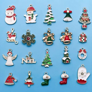 Legering Email Kersthangers Set Sneeuwvlok Sneeuwpop Bel Kerstman DIY Sieraden Maken Voor Armband Ketting Kerst Bedeltjes