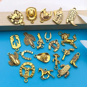 Lot de 18 pendentifs style cowboy western doré antique avec motifs cactus cheval et bottes