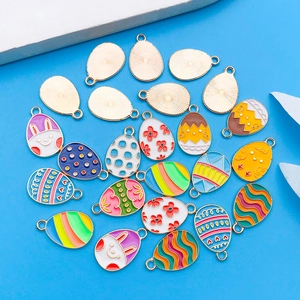 Bunte Osterei-Anhänger mit Hasen- und Blumenmustern für DIY-Schmuckherstellung
