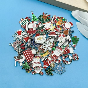 Set de colgantes navideños de esmalte con Papá Noel y renos para crear joyas personalizadas