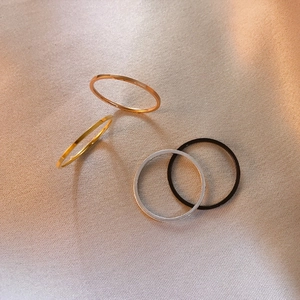 Bague à Bande Mince en Acier Titane Minimaliste pour Femmes Anneau de Cercle Simple Poli Mode Bijoux Quotidiens