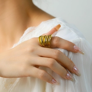 Elegant chunky gold pleated titanium steel ring with unique wavy ripple design for women