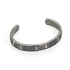 Bracciale rigido vichingo con nodo celtico in acciaio inossidabile argento antico