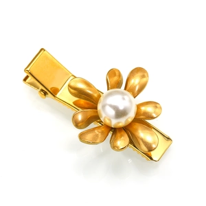 18K gold plated flower hair clip with matte petals and centered white faux pearl