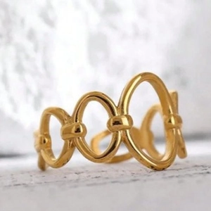 Minimalistischer verstellbarer Ring aus 18k vergoldetem Edelstahl mit ovalen Gliedern