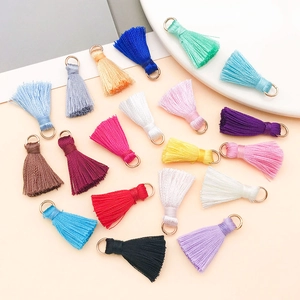 Mini pompons colorés de 23mm avec anneaux dorés pour la création de bijoux DIY