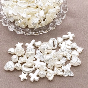 Set di perle in ABS crema a forma di cuore e farfalla per creazione di gioielli fai-da-te