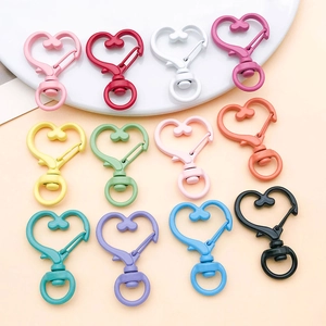 Chiusure a moschettone colorate a forma di cuore per creazione gioielli DIY