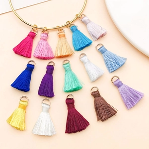 Mini pendentifs pompons colorés 23mm avec anneaux dorés pour création de bijoux DIY