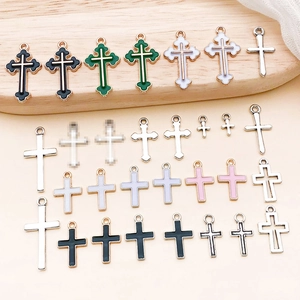 Ciondoli Croce in Lega di Zinco Smaltata Vintage per Accessori Creazione Gioielli DIY Retro Argento Antico Charms Crocifisso Multicolore Parti Gioielleria