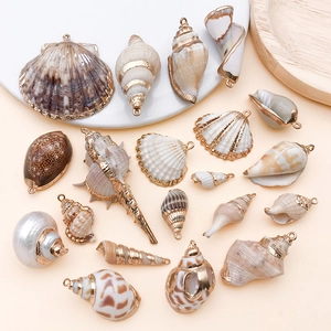Pendentifs en coquillage naturel doré pour la création de bijoux DIY et colliers