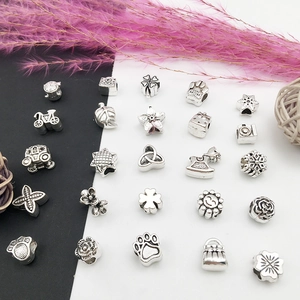 Perles à gros trous en alliage d'argent avec motifs de feuilles pour bracelets DIY