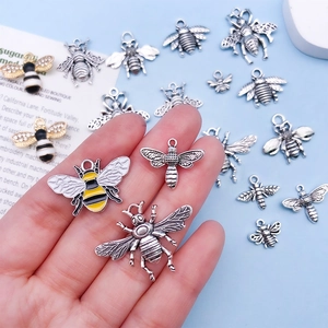Assorti bijenhars hangers in emaille en vintage zilver voor het maken van DIY-sieraden