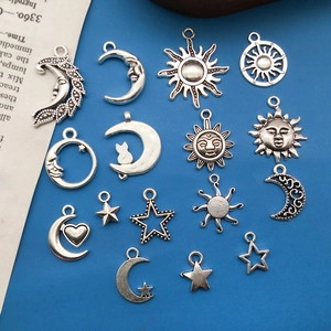 Lot de breloques célestes argentées avec soleil lune et étoiles pour bijoux DIY