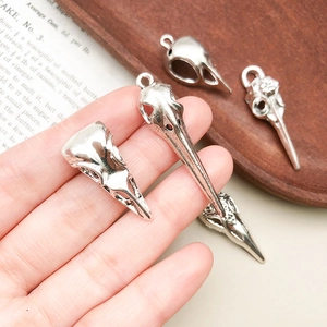 Vintage silver bird skull pendants in zinc alloy for gothic jewelry DIY necklace making