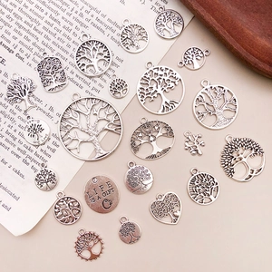 Ensemble de pendentifs arbre de vie en argent antique pour bijoux DIY sur page vintage