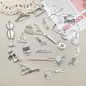 Ensemble de breloques couture vintage en alliage d'argent avec ciseaux et machines pour DIY