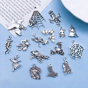 Halloween DIY legering bedels set met spook heks en spinnenweb voor het maken van sieraden