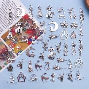 Vintage Antique Silver Alloy Cat Pendants Cartoon Hollow Paw Print DIY Jewelry Accessories For Necklace Earring Bag Keychain Making